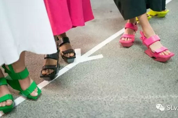 【拒绝烂大街】美到移不开眼,只穿一次就上瘾