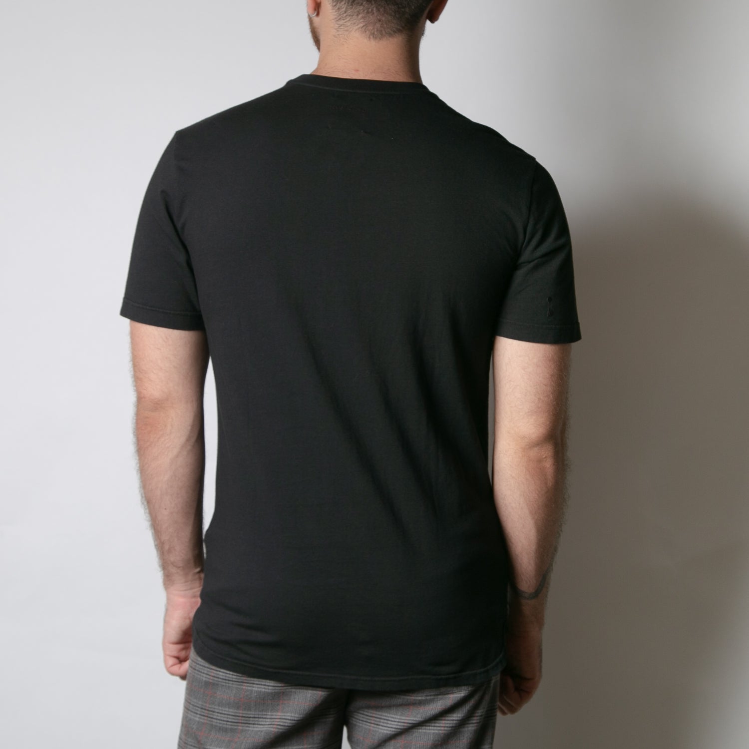 Basic mens t-shirt, black - Secret Location