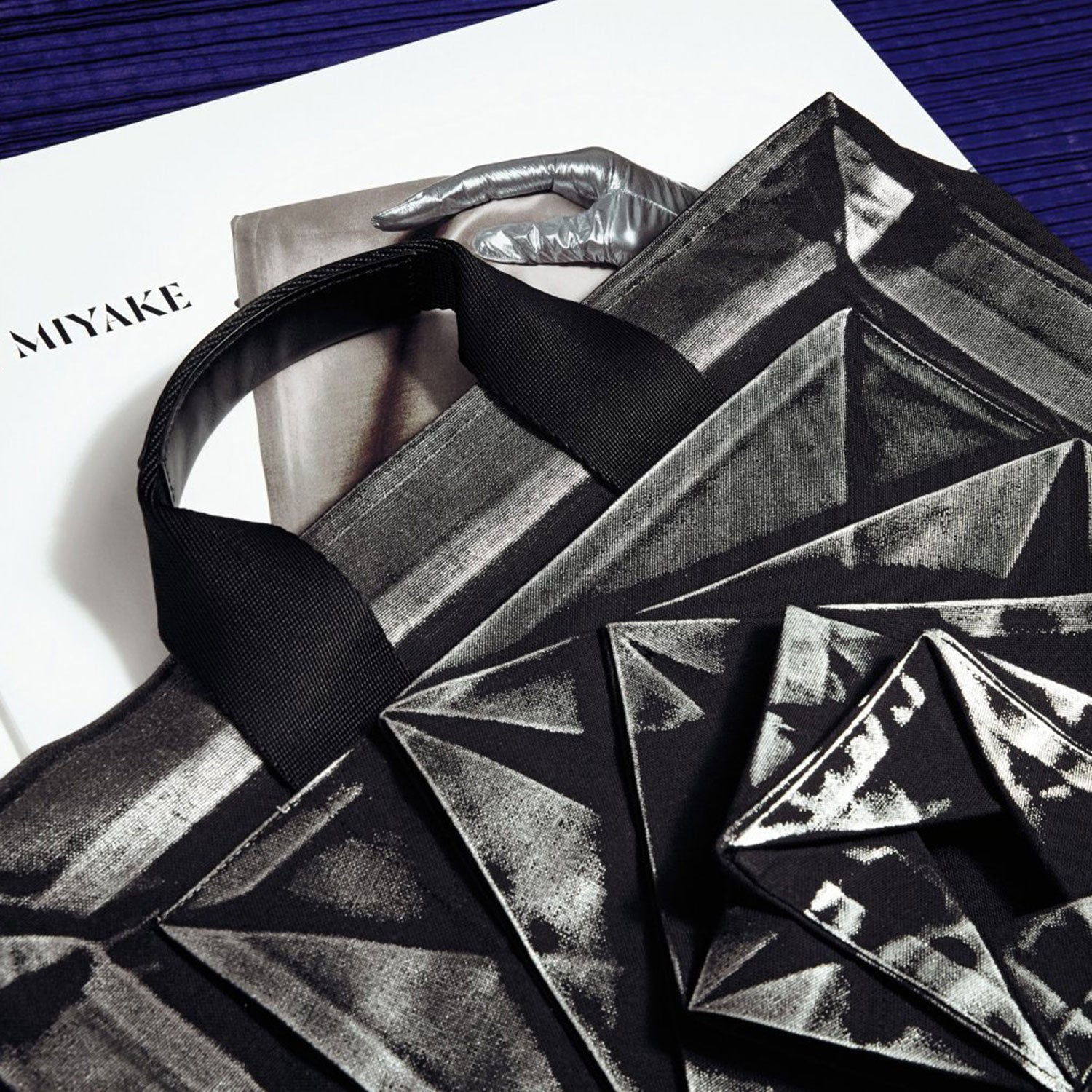 Issey Miyake - Secret Location